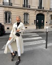 Black And White Fashion Style Fashion Inspiration On Instagram Xeniaadonts Modeblogg Fashion Style Ootd Outfitoftheday Look Outfit Lookofthe Fashion Insta Fashion Trendy Outfits