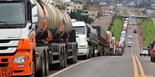 Mas não sei se vai ter mobilização como no ano passado, o brasileiro é muito omisso. A Semana Pode Iniciar Com Greve Dos Caminhoneiros Nova Pauta