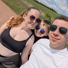 Props to the photographer, but damn imagine being this petty.  #thatsitimweddingshaming #TIIWS #weddings #wedding #weddingfail