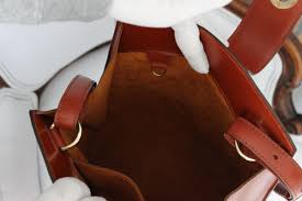 Louis Vuitton Epi Leather CLUNY Shoulder Bag Fawn