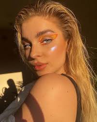 ella nesbitt (Ellanesbitt451)