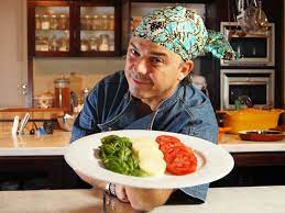 His birth sign is pisces and his life path number is 1. Donato De Santis Lo Chef Italiano Piu Famoso Di Buenos Aires