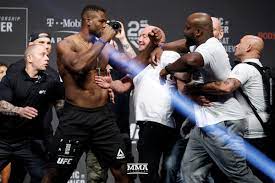 Ciryl gane, the futures of francis ngannou, jon jones, and stipe miocic, as well. Ufc 226 Live Blog Francis Ngannou Vs Derrick Lewis Mma Fighting