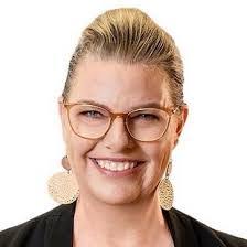 Janelle Fisher's Instagram, Twitter & Facebook