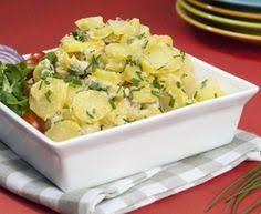 Salade De Pommes De Terre Et Sauce Au Fromage Blanc Recette Salade Pomme De Terre Salade Pomme Recettes De Cuisine