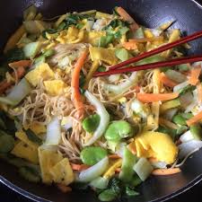 Pak Choi Et Nouilles Chinoises Au Lait De Coco Recette Asiatique Nouilles Chinoises Cuisine Asiatique