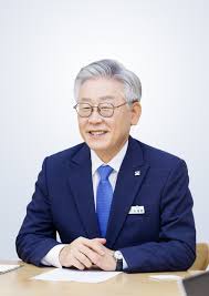 가는 길마다 주민들의 뜨거운 환영 목소리. ëŒ€ì„  ì¶œì‚¬í'œ ë˜ì§„ ì´ìž¬ëª…ì€ ëˆ„êµ¬ ê²½ê¸°ì¼ë³´