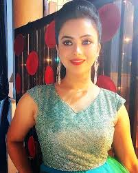 Dried anchovies, dried kelp, eggs, fish cakes, green onion, hot pepper flakes, hot pepper paste, rice cake, sugar, water. Deblina Chatterjee Instagram Deblina Chatterjee Started Her Acting Career In 2011 By Playing The Lead Role Of Aadu In The Bengali Plava Vornica