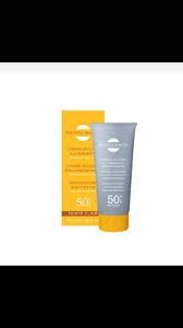 Opera utilizes one bar for both navigation and search, in the place of having two text areas on surface of the screen. Facebook