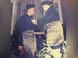 What happened to sultan ismail petra. Almarhum Sultan Ismail Tidak Lokek Sporting