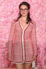 She has one brother, tanner. Shailene Woodley Beim Interview Mit Ihrem Verlobten Spruhen Die Funken Gala De