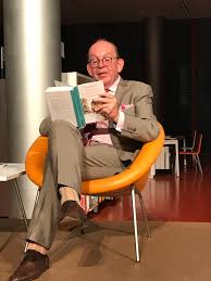 Literatur und Kulinarisches: Denis Scheck mit dem Literarischen Salon in  der Stadtbücherei