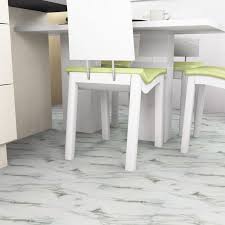 Beim selbstklebende fliesen vergleichen, solltest du dich immer schon im voraus in einem selbstklebende fliesen test über den jeweiligen bestseller informieren. Selbstklebende Bodenfliese Premium Marble Fliesenaufkleber Fliesenfolie Gunstig Online Kaufen Foliesen