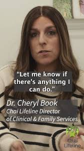 💛✨ When someone in your life is battling illness, it can feel overwhelming  to know how to help. Here is how you can show them that they are not alone  in a way that shows compassion.