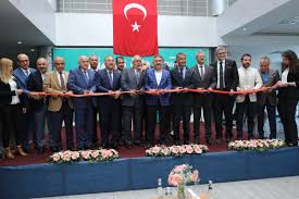 Mersin Mobilya Fuari Kapilarini Araladi