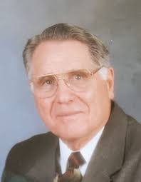 Merrill Lee's Instagram, Twitter & Facebook