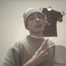 Stream Skylar James Streeter music