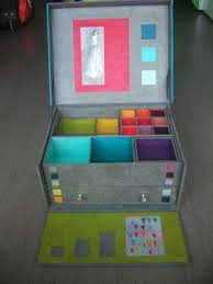 Mille Tiroirs Et Compartiments Pour Ranger Et Organiser Ses Bijoux Au Fil De Boite A Bijoux Boite A Bijoux En Carton Boite A Bijoux Diy