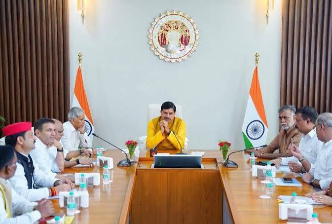 CM मोहन यादव से मिले OBC महासभा के प्रतिनिधि मंडल, मुख्यमंत्री बोले- 'सरकार ओबीसी हितों के संरक्षण के लिए प्रतिबद्ध' #CMMohanYadav #MadhyaPradesh