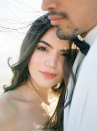 Organic, elegant coastal wedding inspiration showcasing the Oregon shore