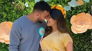 Actor anita hassanandani and husband rohit reddy had been planning for a baby, and decided that 2020 actor anita hassanandani and husband rohit reddy are all set to welcome their bundle of joy. First Photo Of Anita Hassanandani And Rohit Reddy S Baby Boy Revealed