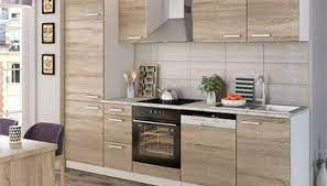 Se stai progettando di arredare la tua cucina piccola su 2 lati, allora sarà meglio avere fin da subito le idee chiare sulla destinazione da dare a ogni spazio.essere precisi e puntuali è d'obbligo, la cucina è uno spazio soprattutto funzionale, una cucina arredata in maniera caotica sarà un problema quando dovrai usarla e ti farà. Cucina Piccola Idee Salvaspazio Per Un Ambiente Mini