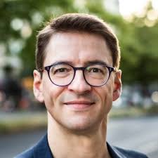 Wir würden für so Schi Schi kein Geld ausgeben“