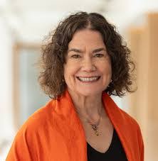 Donna Batts's Instagram, Twitter & Facebook