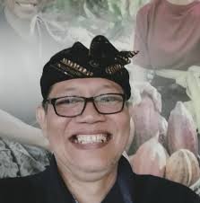 Evil eyes are so scary, you don't know who secretly hates you or wishes  your downfall. May Allah shield us from them. Ameen.