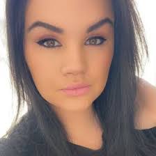 Angelique Ryan's Instagram, Twitter & Facebook