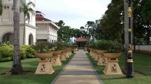 Bangunan pentadbiran galeri sultan azlan shah, kuala kangsar. Mohd Faiz Bin Abdul Manan Galeri Sultan Azlan Shah