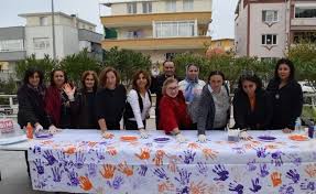 Aliaga Da Kadina Siddete Hayir Etkinligi Aliaga Chp Ilce Kadin Kollari Baskanligi 25 Kasim Kadina Yonelik Siddetle Mucad Southern Prep Style Academic Dress