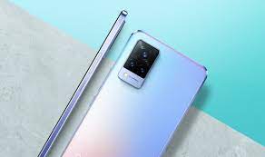 Vivo v21 5g (arctic white, 128 gb) features and specifications include 8 gb ram, 128 gb rom, 4000 mah battery, 64 mp back camera and 44 mp front camera. Vivo Zeigt Das V21 Samt Schickem Design 44 Mp Selfie Kamera Und 64 Mp Triple Kamera Mit Ois Notebookcheck Com News
