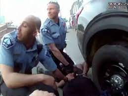 Derek chauvin, the former minneapolis cop convicted of murdering george floyd, is being what was derek chauvin convicted of? Tod Von George Floyd Derek Chauvin Kniete Noch Auf Verstorbenem Floyd Politik