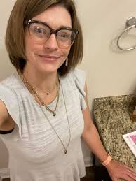 Has anyone found a reversible white heart Kendra Scott necklace with gold  chain in Chapman, KS?