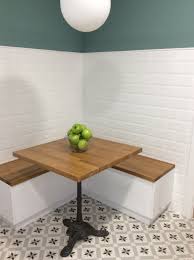 Necesitaba más espacio en la cocina, y con este modelo de rinconera, con asientos que permiten guardar cosas en su interior, aprovechamos hasta el rincón de la mesa de cocina. Rincones Para Compartir Mesa De Cocina Con Bancos De Almacenaje Para Sacarle El Maximo Decoracion De Cocina Decoracion De Cocina Moderna Rinconeras De Cocina