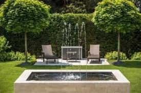 Bildergebnis Fur Kleine Formale Garten Springbrunnen Garten