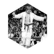 Robert van de walle verzilvert nu vooral medailles in het leven na de judo. Ereleden Judo Vlaanderen