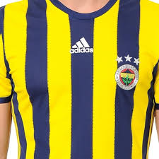 Dieses trikot, das ein dunkelblaues schulterdetail hat, hat auch die ikonischen drei bänder von adidas. Adidas Fenerbahce Istanbul Home Trikot 2016 17 L