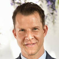 Eric Mabius: American actor (1971-)