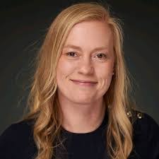 Amanda Helzer's Instagram, Twitter & Facebook