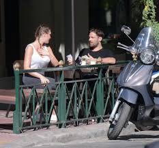 Σχολιάζει τη στιγμή που βρέθηκαν με τον κωνσταντίνο αργυρό (vid). Kwnstantinos Argyros Apolyta Xymwdes To Neo Koritsi Toy Pagenews Gr