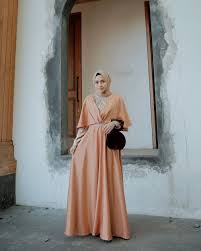Inspirasi model baju batik atasan dan bawahan wanita terbaru 2021 sampai lutut, cocok untuk wanita gemuk, dan ibu hamil untuk kerja. Dress Satin Hijab Off 72 Www Daralnahda Com
