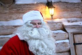 Rovaniemi è la residenza ufficiale di babbo natale e l'abitante più famoso della città puoi andare a trovarlo ogni giorno dell'anno al villaggio di babbo natale (santa claus village), proprio sul circolo polare artico: Natale A Rovaniemi E Natale In Lapponia A Casa Di Babbo Natale