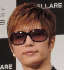 歌手 ｇａｃｋｔ ４４ が２６日に自身のブログを更新 初めて自らの本名が 大城ガクト であることを明かし 投資 運用プラットフォーム ｓｐｉｎｄｌｅ のサイト画 ガクト 歌手 髪型 メンズ