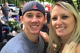 Robyn Holloway's Instagram, Twitter & Facebook