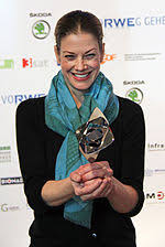 Marie bäumer testet die rollart faszienrolle teil ii. Marie Baumer Wikipedia