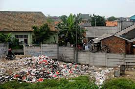 Masalah pembuangan sampah di kawasan perumahan. Krisis Air Bersih Dan Penanganan Limbah Kabupaten Bekasi Belum Terbebas Kawasan Kumuh Pikiran Rakyat Com