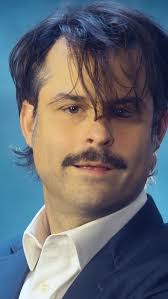 Did you know you can add a video for a @linkedin profile photo? So stoked  to collab with @linkedin for this new feature! My company is just about  ready to go public and this new feature is going to ...