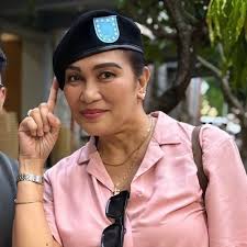 Si Pitbull at si Eskay.